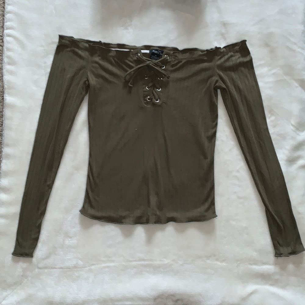 Olive Green off the shoulder full lenghth sleeve top size: xs